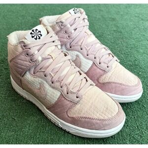 Nike Dunk High Shoes Womens Size 7.5 Patchwork Plush Athletic Pink DN9909-200